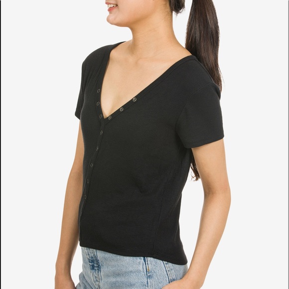Juniors' Snap-Front Henley Top - Picture 3 of 4